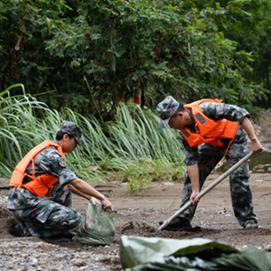 深山里的民兵救援隊(duì)