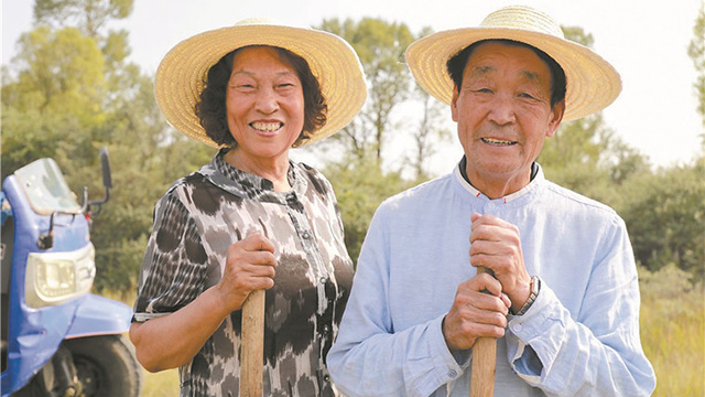 “時(shí)代楷模”張連?。簶s譽(yù)的背后，離不開妻子的默默支持