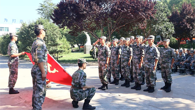 在黨的旗幟指引下·政治建軍丨鑄牢堅(jiān)不可摧的強(qiáng)軍之魂