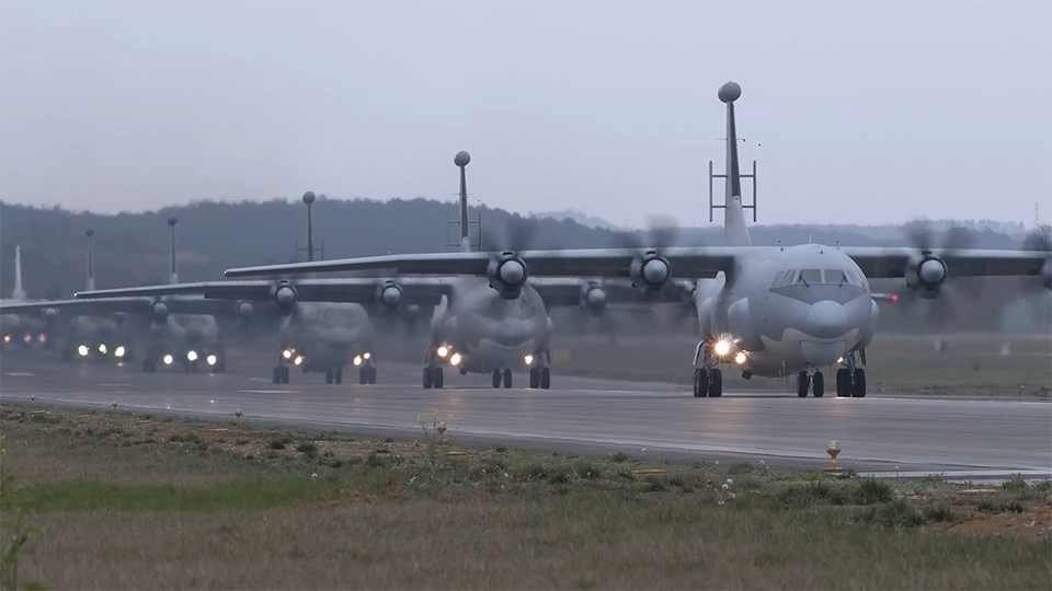 空軍航空兵某師：狩獵空天 礪劍無(wú)形撥云霧